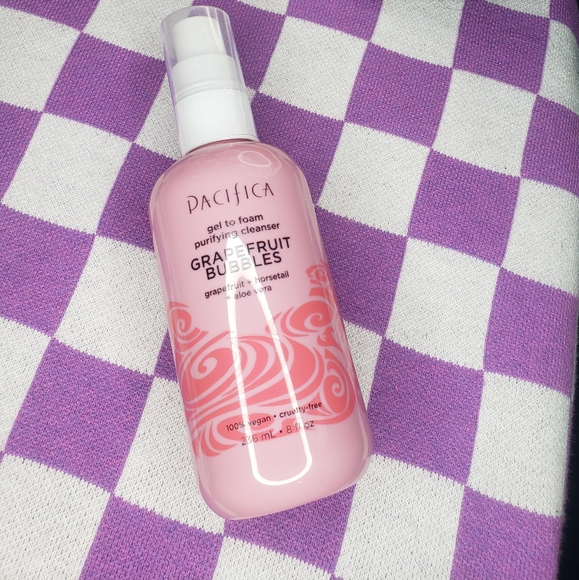 Grapefruit Bubbles Gel Foam Cleanser NWT - Picture 1 of 2